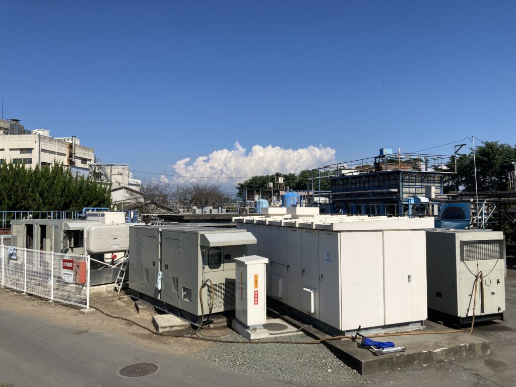 ７か月・９４日間の猛暑を乗り切った発電機くん。最後の最後で、雨の日だけ不調になっちゃうの(泣)。Scania DC13-072A Stamford S4L1D-G41 AVR MX341 Deepsea DSE 8610 MKII KGD500 Generator
