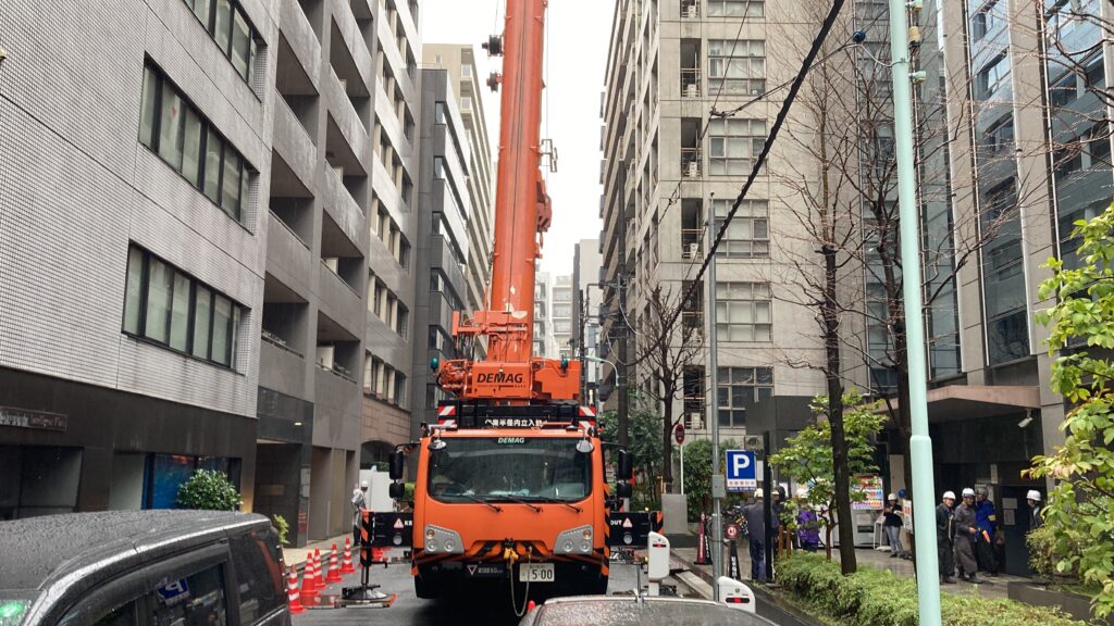 クレーンが正常に運転できるか、最終確認中です。東京, 日本橋, サンライズビル, ダタノ, DEMAG, Tadano, Demag, 150ton, All Terrain Crane AC150/5